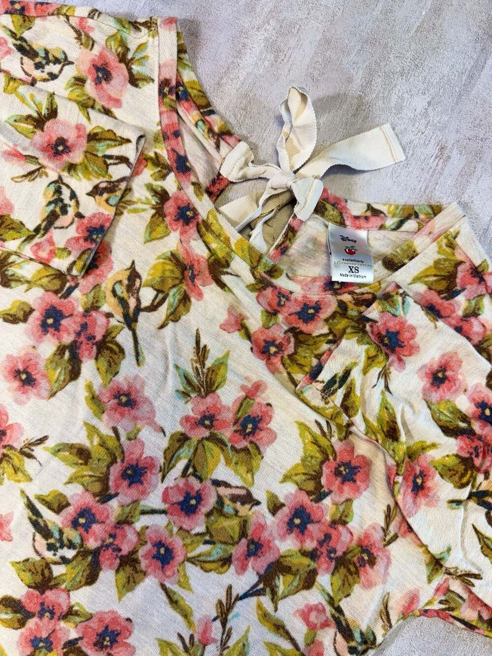 Disney A Collection by LC Lauren Conrad Floral Lace Hem Top XS
